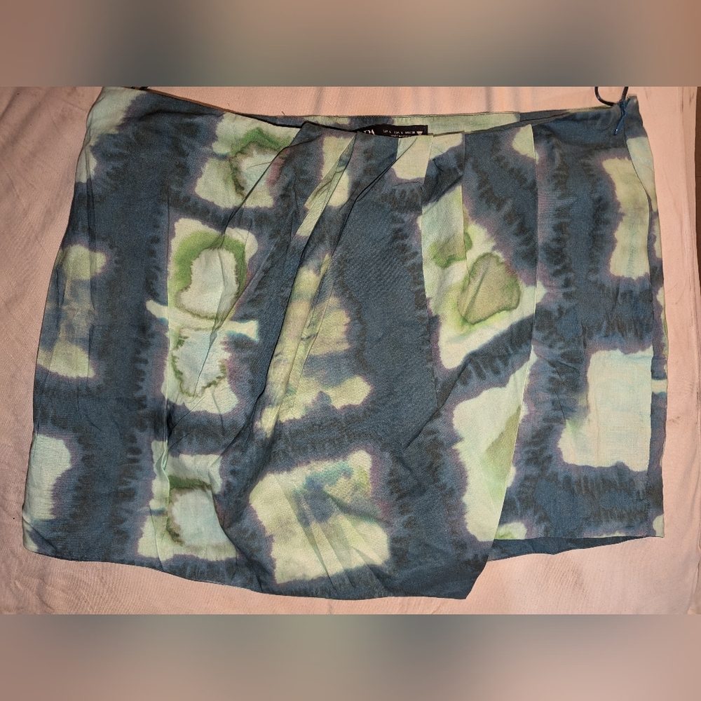 Asymmetrical Blue and Green Bubble Mini Skirt